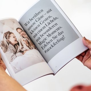 Illustration der Referenzen von Martina Leimegger: Designed bei Brandnamic*